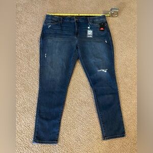 LULAROE distressed skinny denim jeans size 24 plus size women’s size 44 Nwt🌹